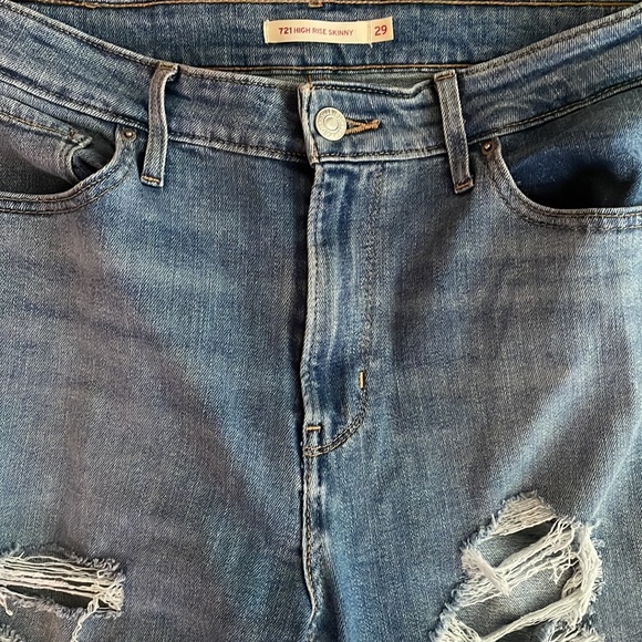 Levi’s high rise skinny - Picture 2 of 4